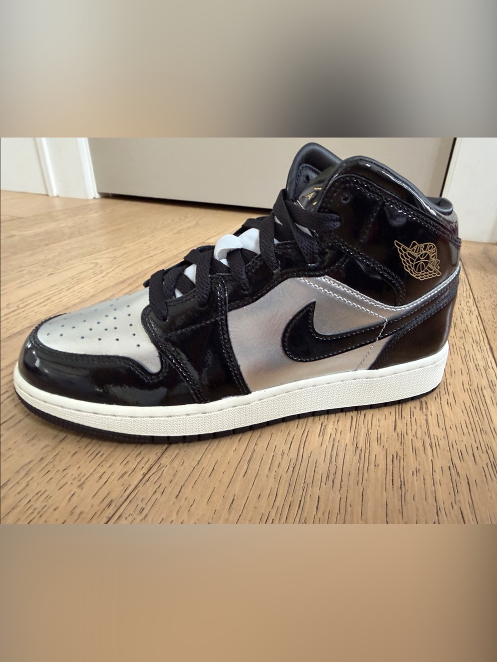 Nike Air Jordan 1 Mid SE "Black Metallic Silver" sneakers